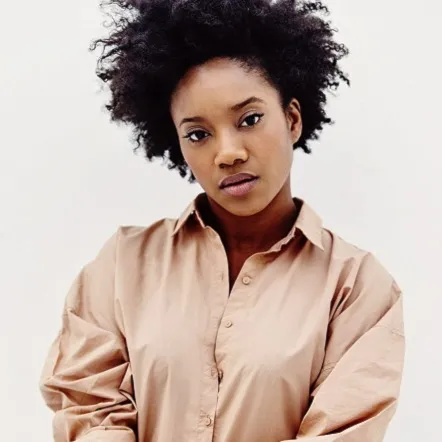 Nghệ sĩ Yootha Wong-Loi-Sing