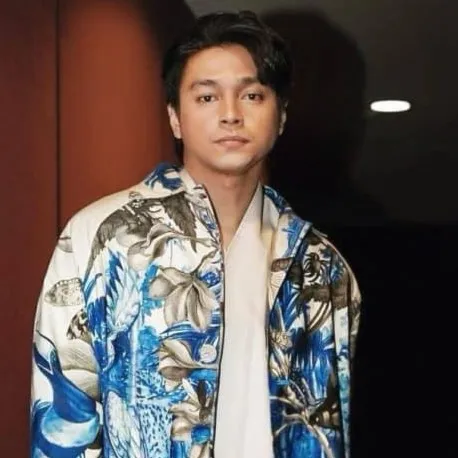 Nghệ sĩ Deva Mahenra