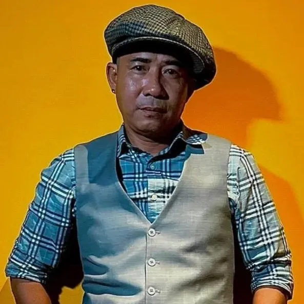 Nghệ sĩ Nhật Trung