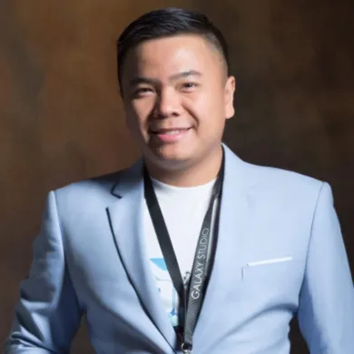 Nghệ sĩ Nhất Trung