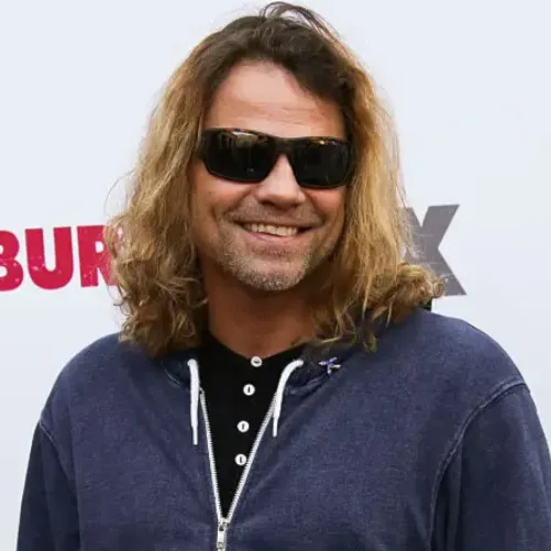 Nghệ sĩ Travis Zariwny