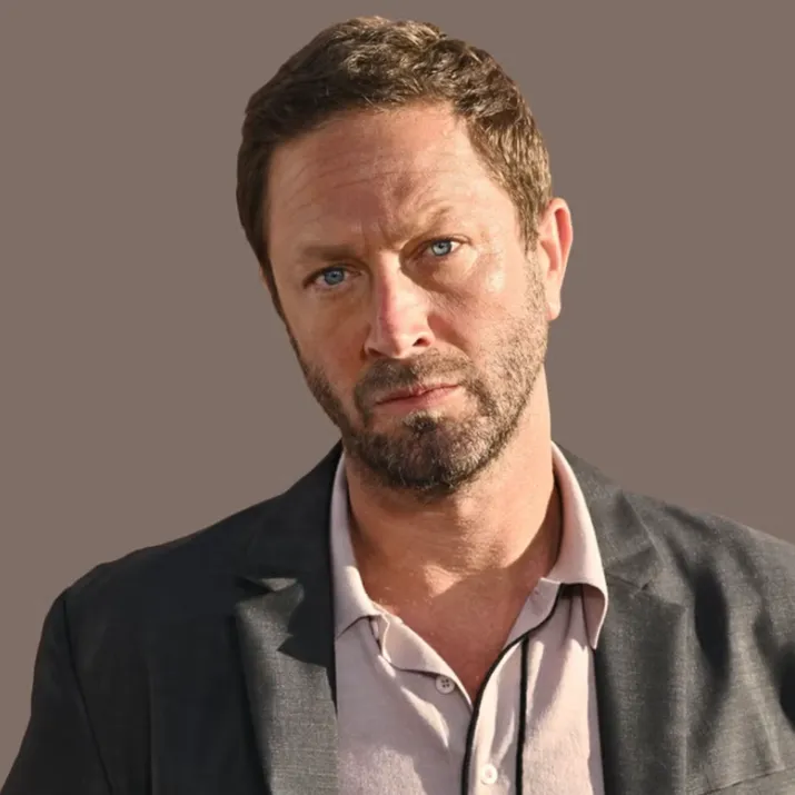 Nghệ sĩ Ebon Moss-Bachrach