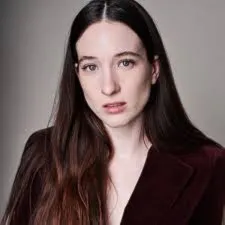 Nghệ sĩ Sophie Lowe
