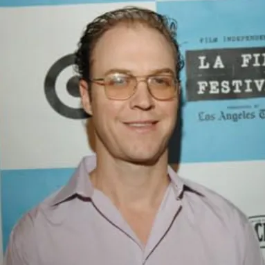 Nghệ sĩ George Ratliff