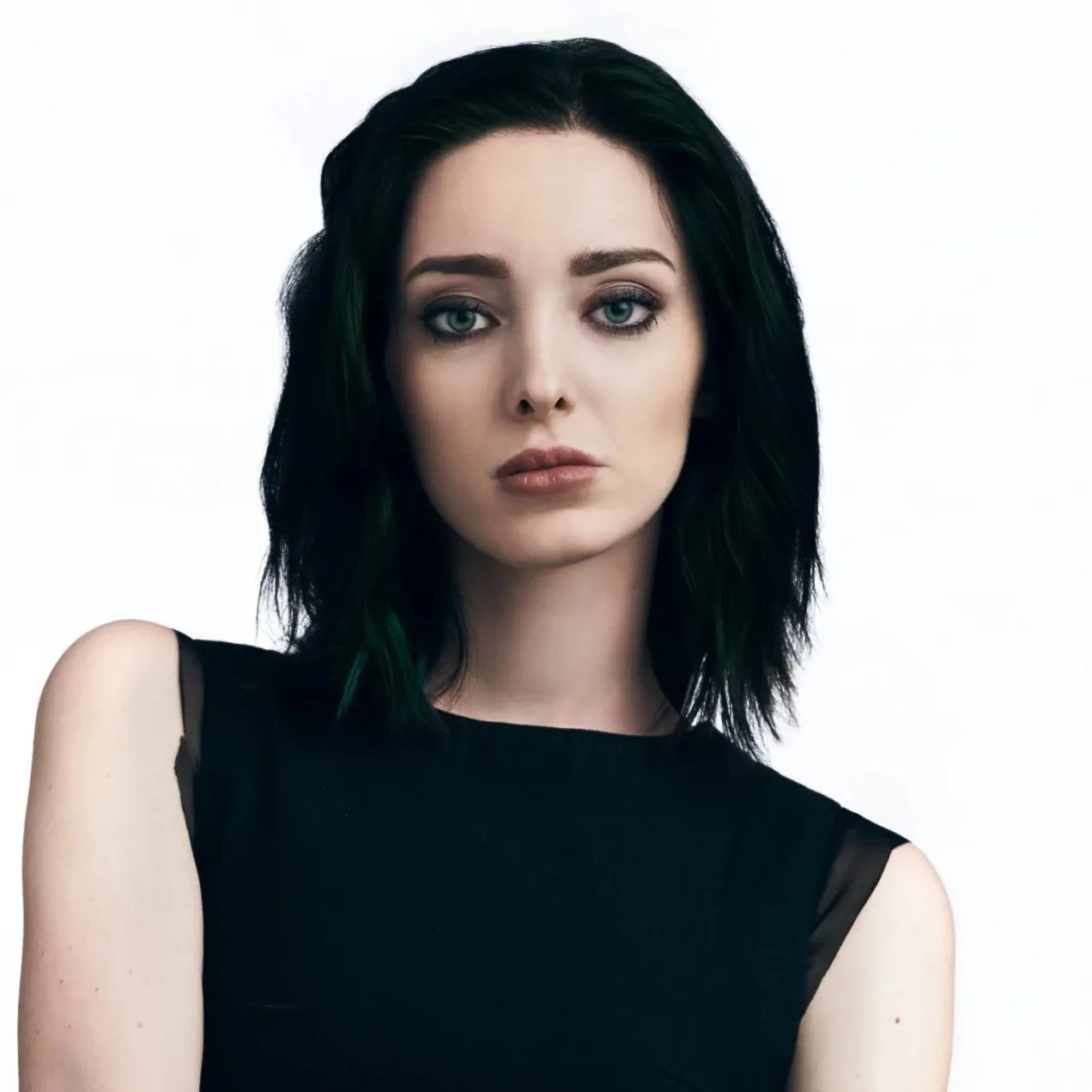 Nghệ sĩ Emma Dumont