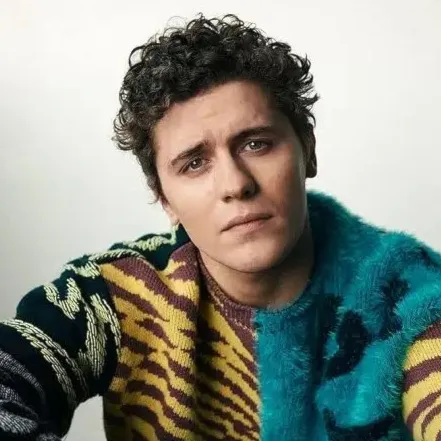 Nghệ sĩ Dylan Llewellyn