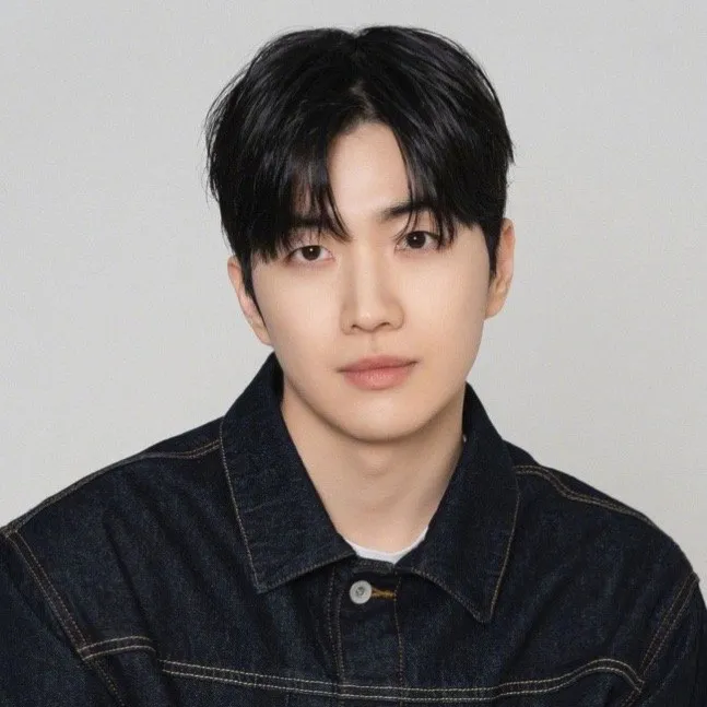 Nghệ sĩ Kang Hoon