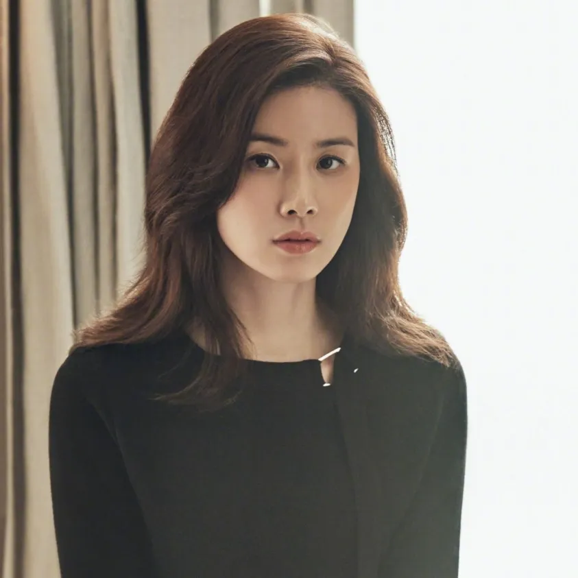 Nghệ sĩ Lee Bo Young