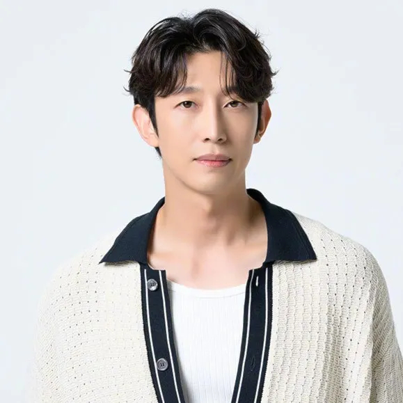 Nghệ sĩ Kang Ki Young