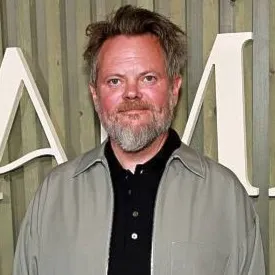 Nghệ sĩ Michael Uppendahl