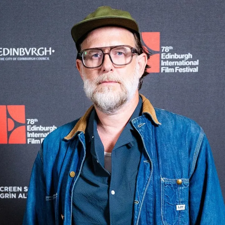 Nghệ sĩ Barnaby Roper