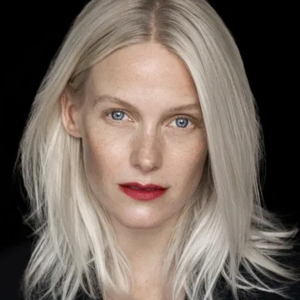 Nghệ sĩ Laura Birn