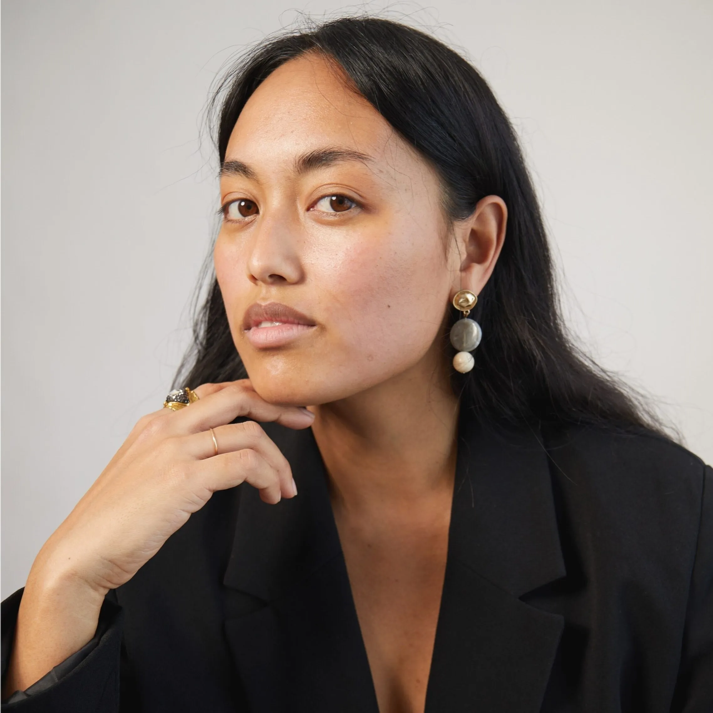 Nghệ sĩ Izzy Jones