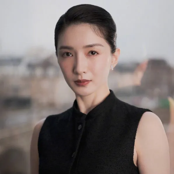 Nghệ sĩ Giang Sơ Ảnh