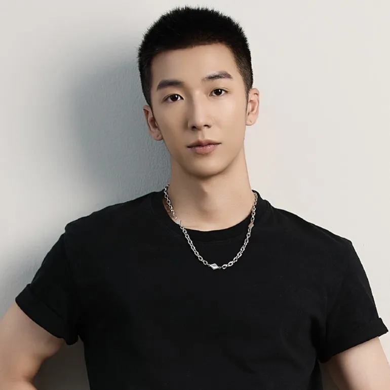 Nghệ sĩ Lưu Thiên Dương