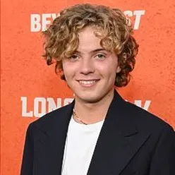 Nghệ sĩ Roman Griffin Davis