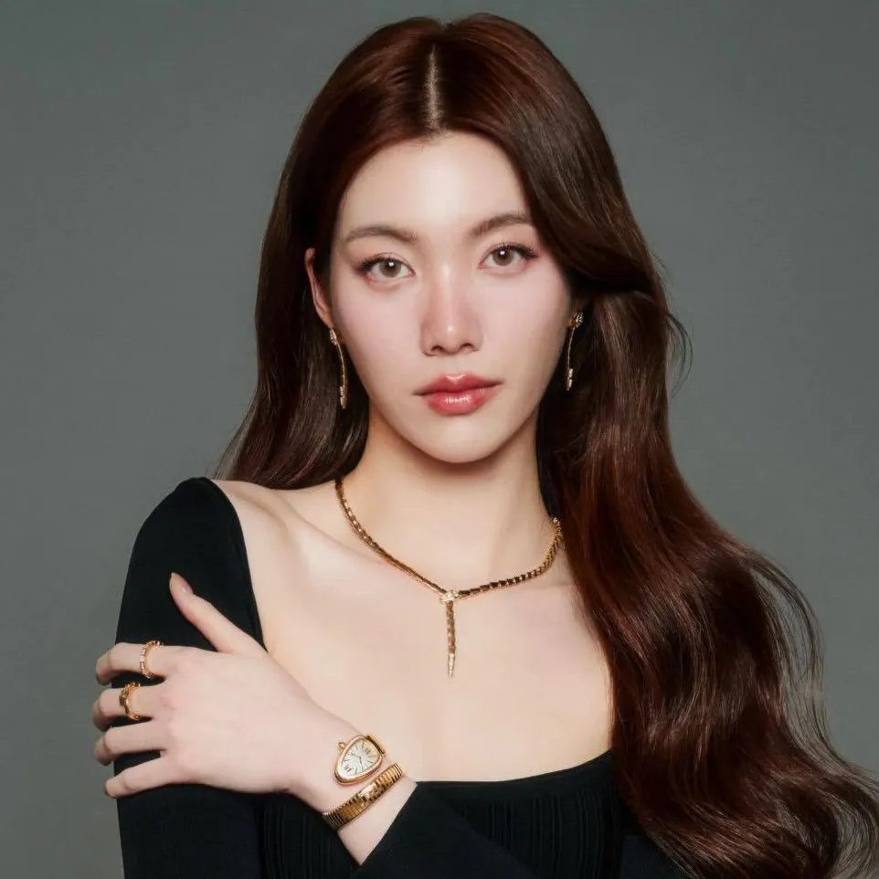 Nghệ sĩ Orm Kornnaphat