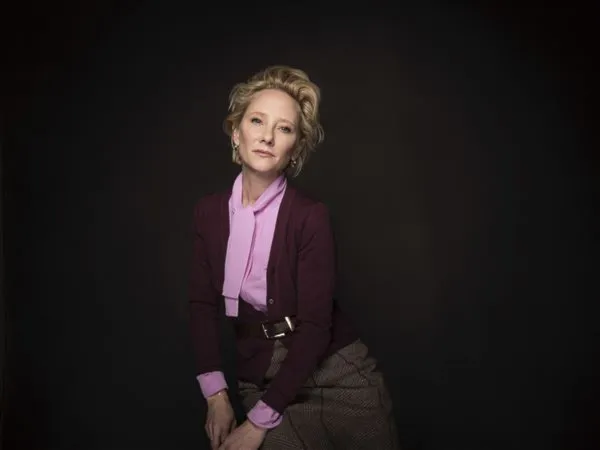 Nghệ sĩ Anne Heche