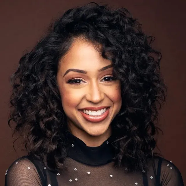 Nghệ sĩ Liza Koshy