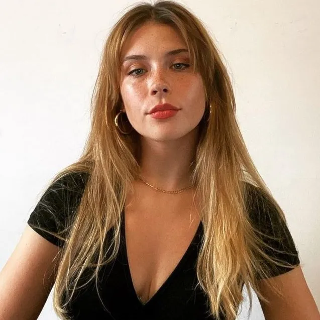 Nghệ sĩ Mia Tomlinson