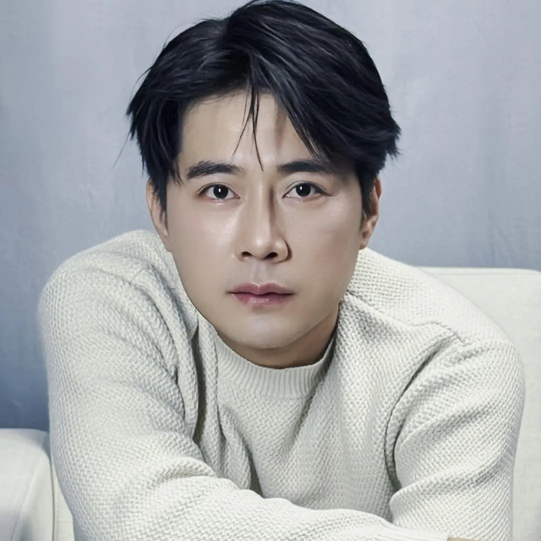 Nghệ sĩ Khôi Trần