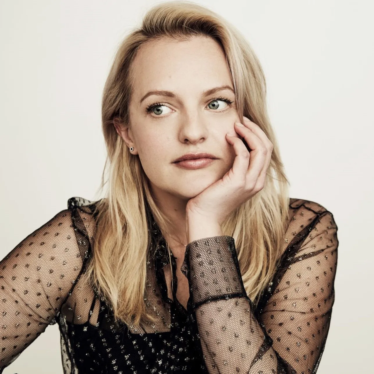 Nghệ sĩ Elisabeth Moss