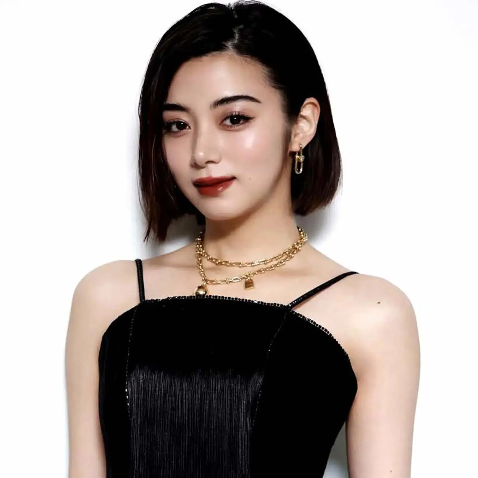 Nghệ sĩ Ikeda Elaiza