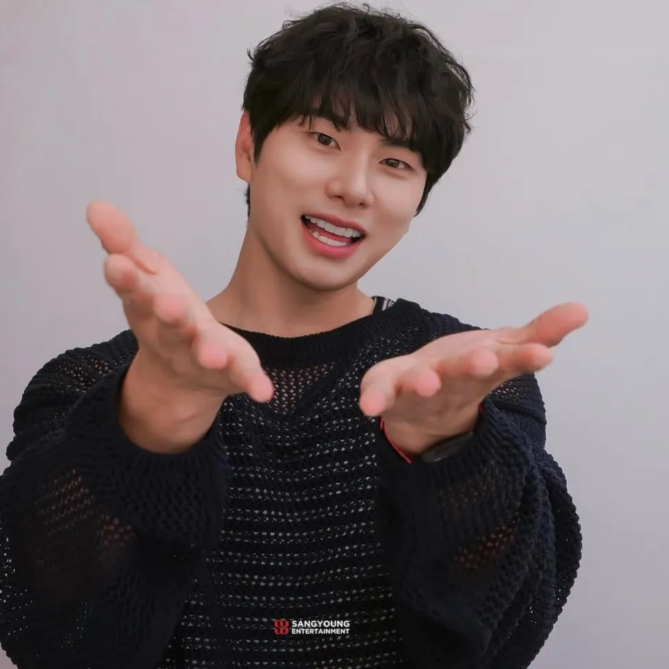 Nghệ sĩ Lee Yi Kyung