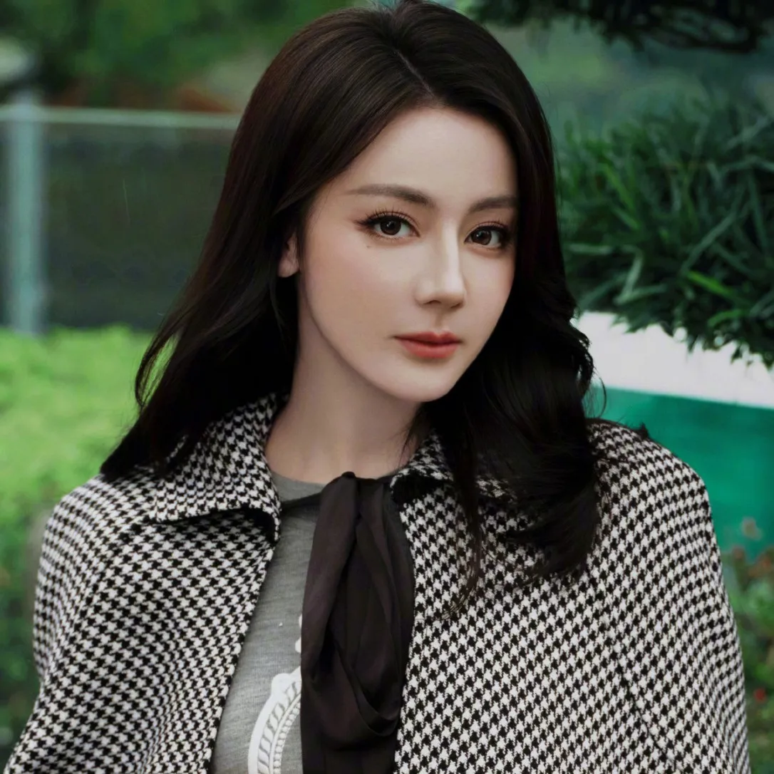 Nghệ sĩ Địch Lệ Nhiệt Ba