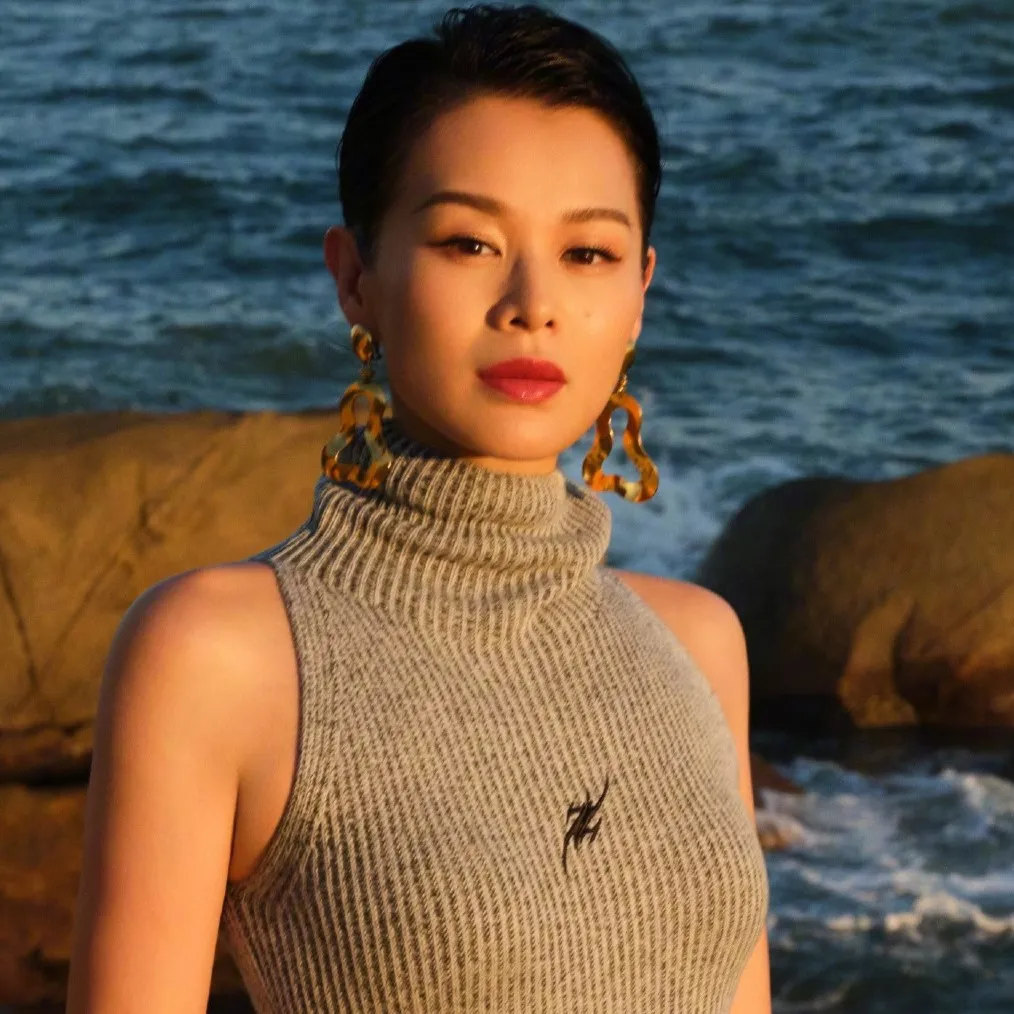 Nghệ sĩ Hồ Hạnh Nhi