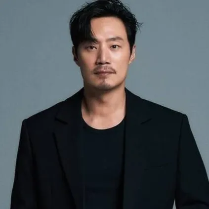 Nghệ sĩ Lee Hee Joon