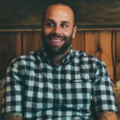 Nghệ sĩ Eliot Rausch