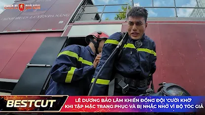 Lê Dương Bảo Lâm khiến đồng đội 'cười khờ' khi tập mặc trang phục và bị nhắc nhở vì bộ tóc giả